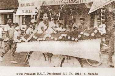 Pawai-Permesta-HUT-RI-1957