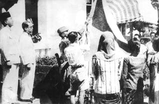 IPPHOS-proklaimID1945flag